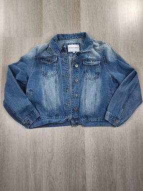 The Style Between Us Blue Denim Jacket Size Large Classic Jean Jacket